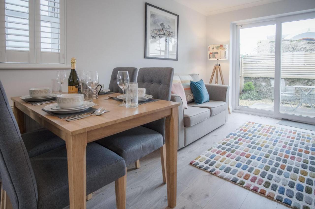 Ty Melyn - 2 Bedroom Cottage - Tenby Esterno foto
