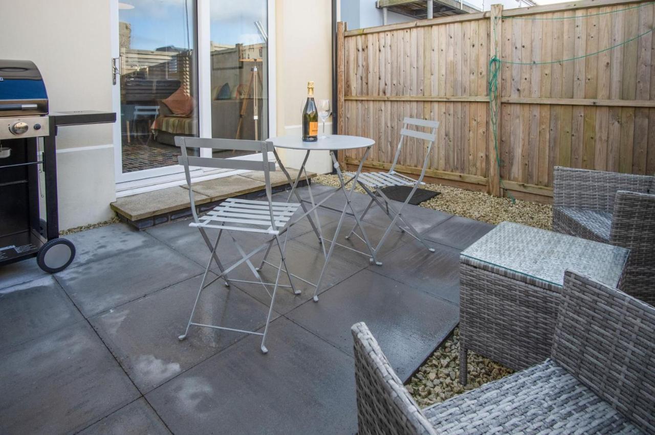 Ty Melyn - 2 Bedroom Cottage - Tenby Esterno foto